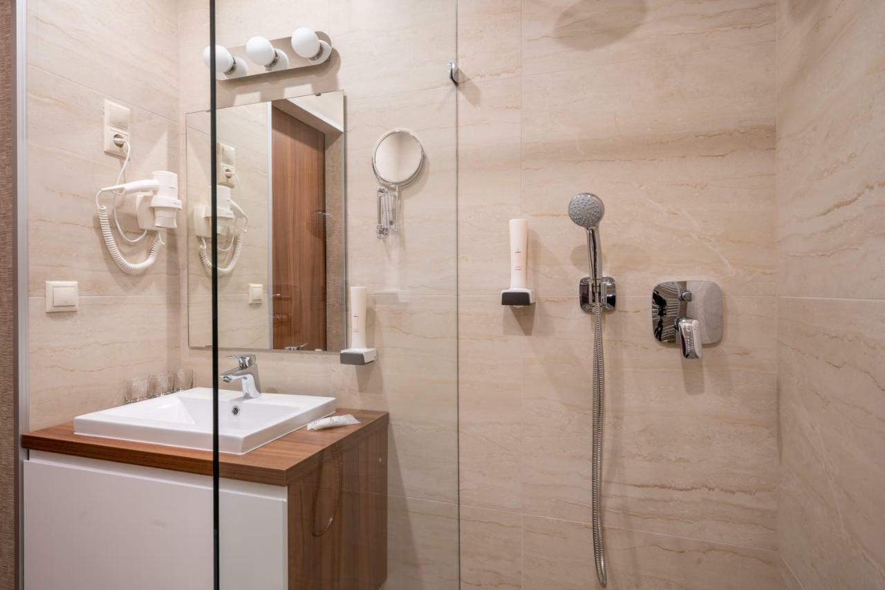 Doresz Wellness Panzio Bed & Breakfast Újhartyán Екстериор снимка